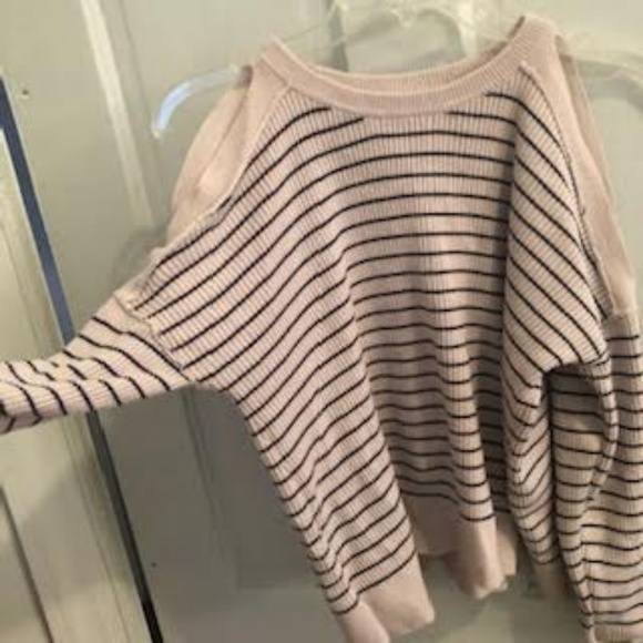 Lucky Brand Cold Shoulder Sweater Size M - Picture 5 of 6